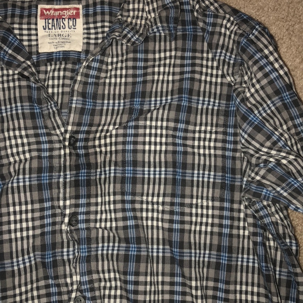⭐️Men’s flannel - Picture 3 of 4